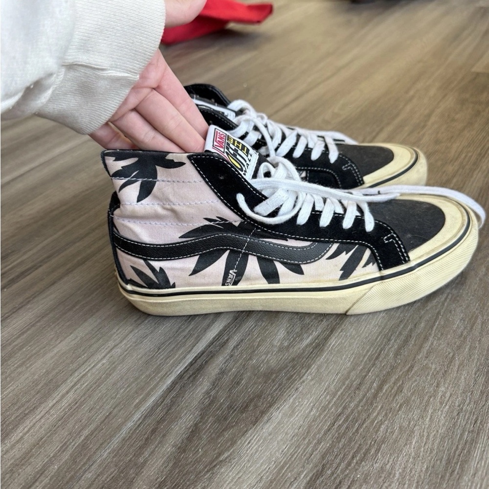 Pink Vans Black and Pink Leaf Pattern High-Tops old skool